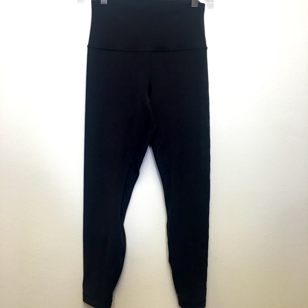 Lululemon Graphic Leggings Size 6 Black Workout Gym Yoga Pilates Sporty Athletic
